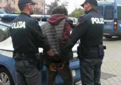 https://www.lapressa.it/articles/064926/arresto-spaccio-polizia-di-stato-novi-sad-TN.jpg