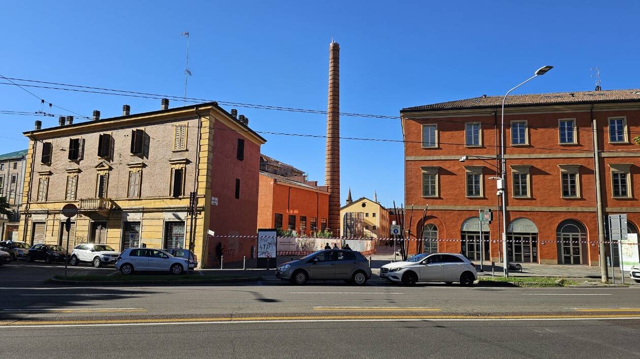 Dentro la Manifattura Tabacchi, 34 anni di lavoro e comunità: intervista ad Augusto Montanari